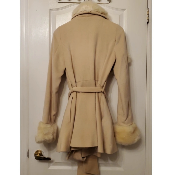 Beige coat - Picture 3 of 3